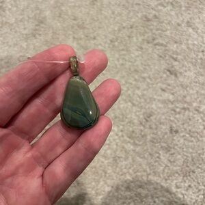 Chic Green Crystal Pendant Necklace